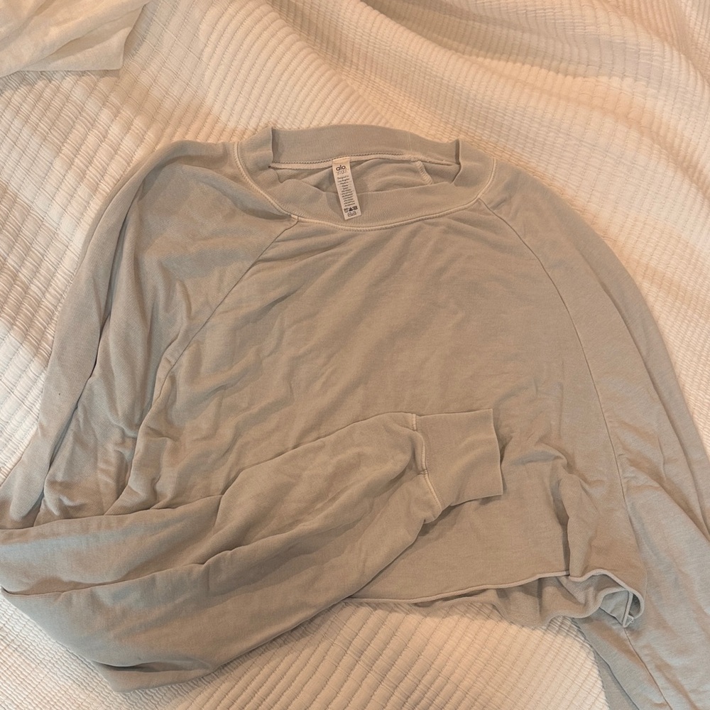 ALO Yoga Light Blue Grey Cropped Long Sleeve